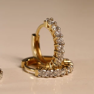 Brinco Argola Cravejada Com Diamantes Em Ouro Amarelo