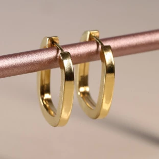 Argola Retangular  Pequena Em Ouro Amarelo 