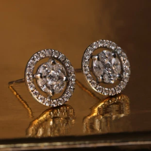 Brinco Pavê Redondo Vazado Cravejado Com Diamantes Em Ouro Branco