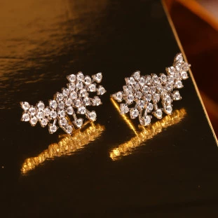 Brinco Earcuff Cravejado Com Diamantes Em Ouro Branco