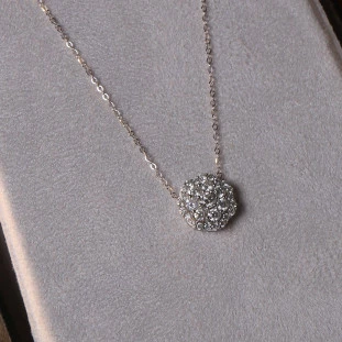 Gargantilha Flor Chuveiro Cravejado Com Diamante Em Ouro Branco