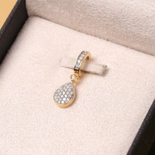 Pingente Gota Pavê Com Diamantes Em Ouro Amarelo