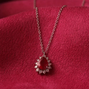 Gargantilha Cravejada Com Rubi E Diamantes Em Ouro Branco