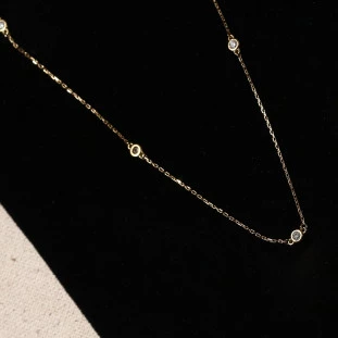 Gargantilha Pontos Luz Com Diamantes Em Ouro Amarelo