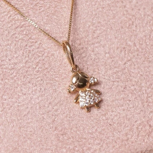 Pingente Menina Cravejado Com Zircônias Em Ouro Amarelo 