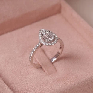 Anel Gota Cravejado Com Diamantes Em Ouro Branco 