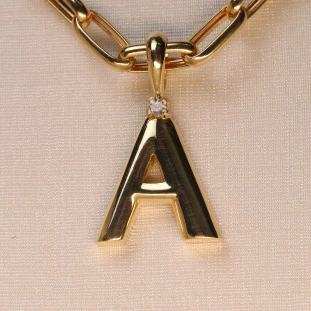Pingente Letra A Com Diamante Em Ouro Amarelo
